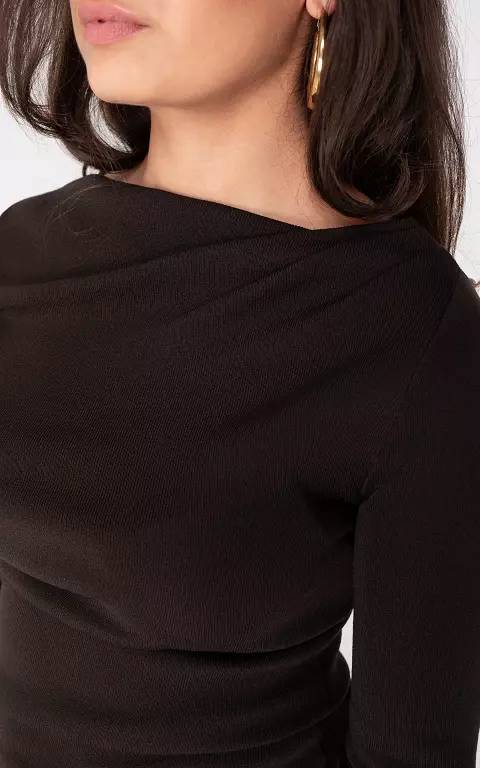 Top with boatneck dark brown