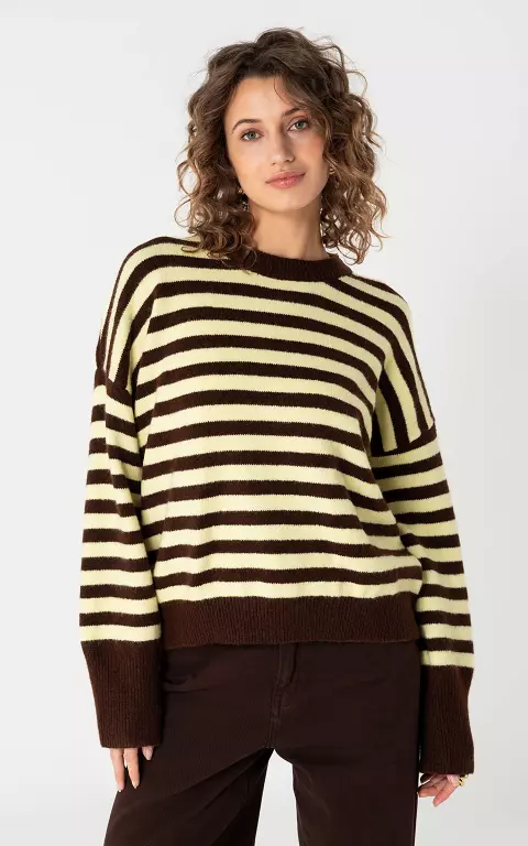 Knitted sweater dark brown yellow