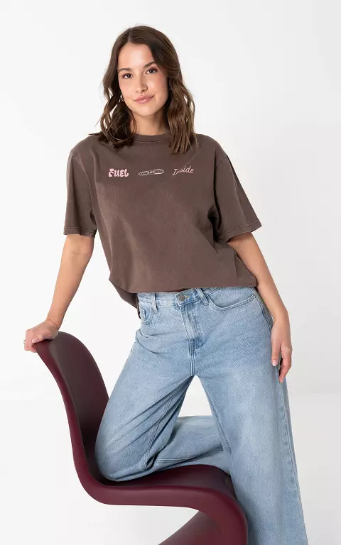 Shirt with a round neckline brown