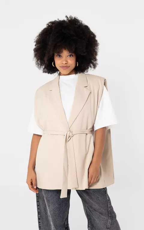 Weste mit Gürtel creme