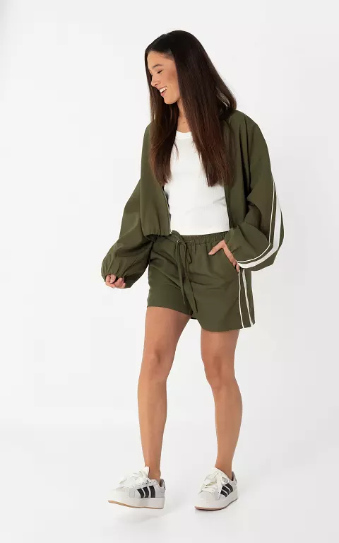 Short met streep groen wit