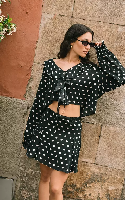 Blouse with ruffles black white