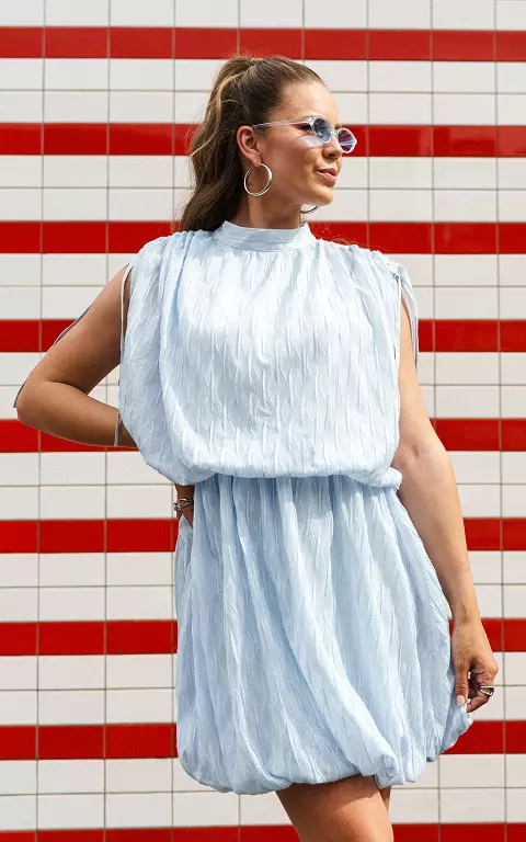 Kleid mit Glitzderdetails hellblau