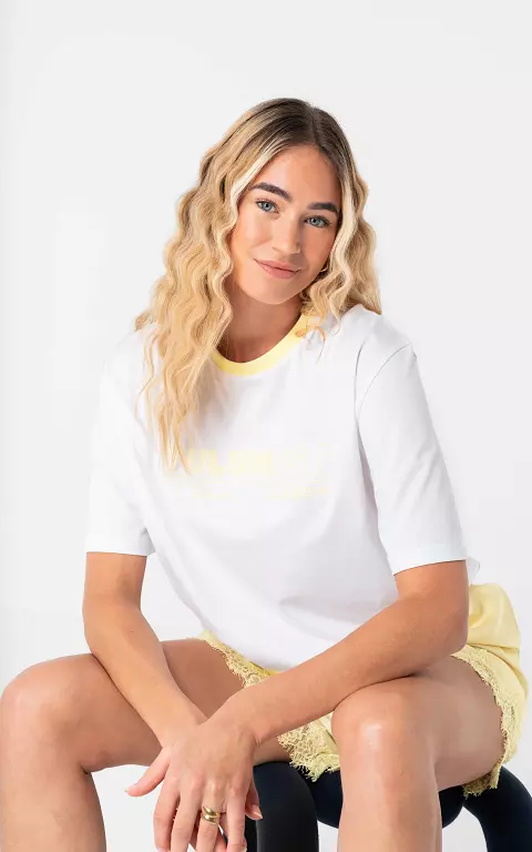 Tulum t-shirt wit lichtgeel