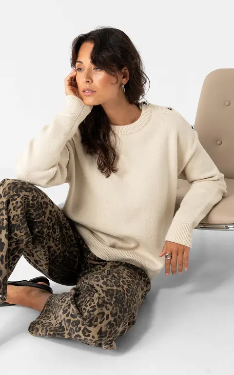 Pullover mit Knöpfen beige