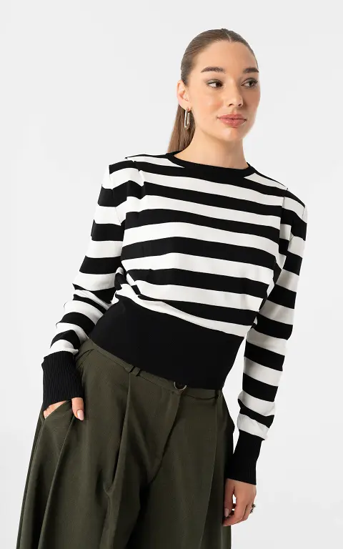 Pullover mit Streifen schwarz weiß