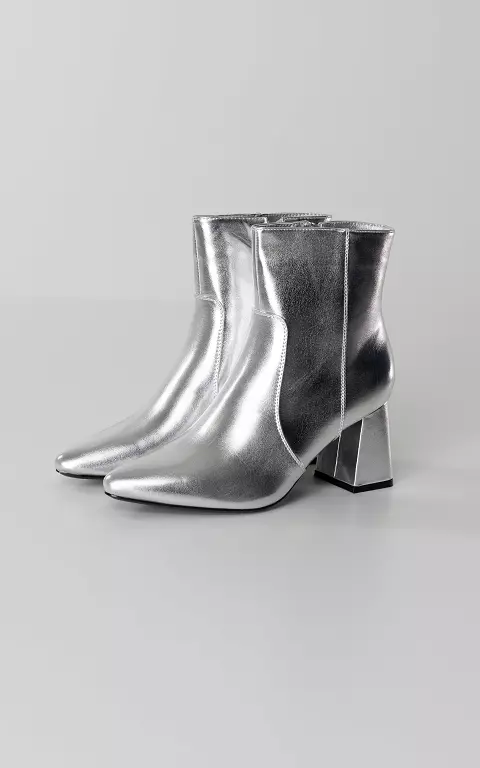 Boots with block heel silver