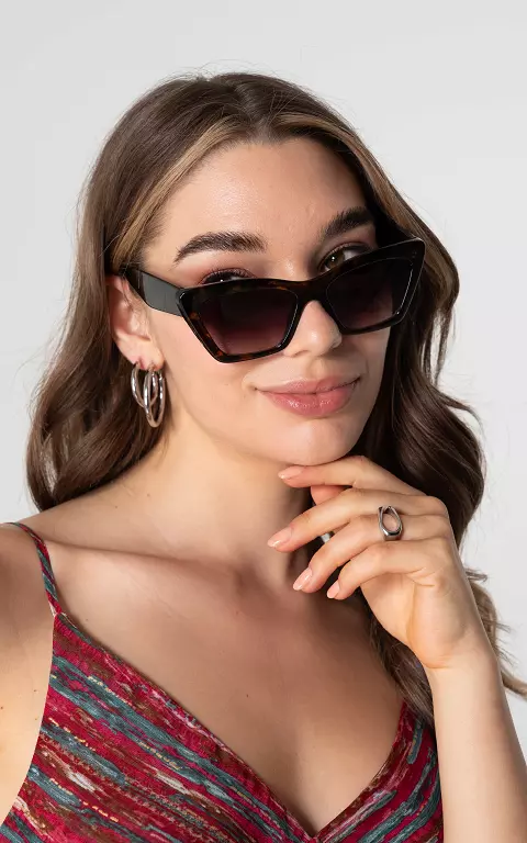 Cate-eye sunglasses dark brown