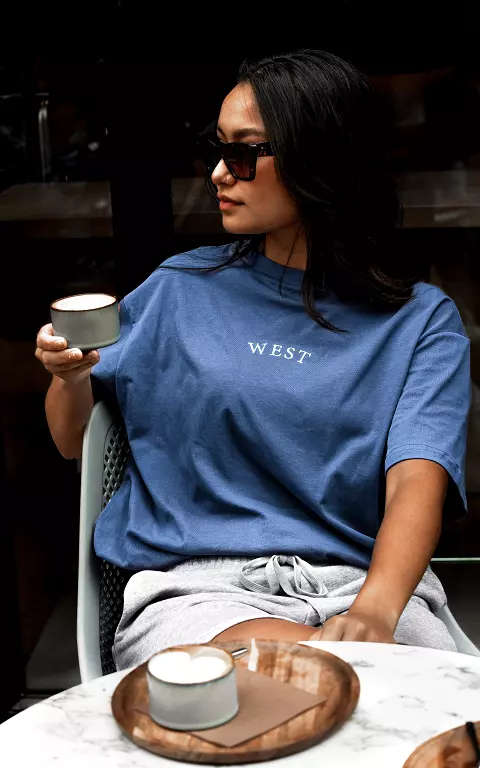 Basic shirt with text blue