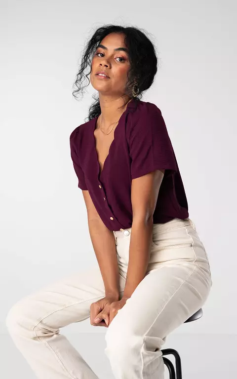 V-neck top with buttons bordeaux