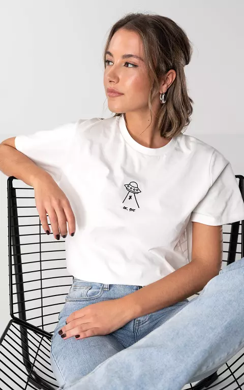 Shirt with embroidered print white