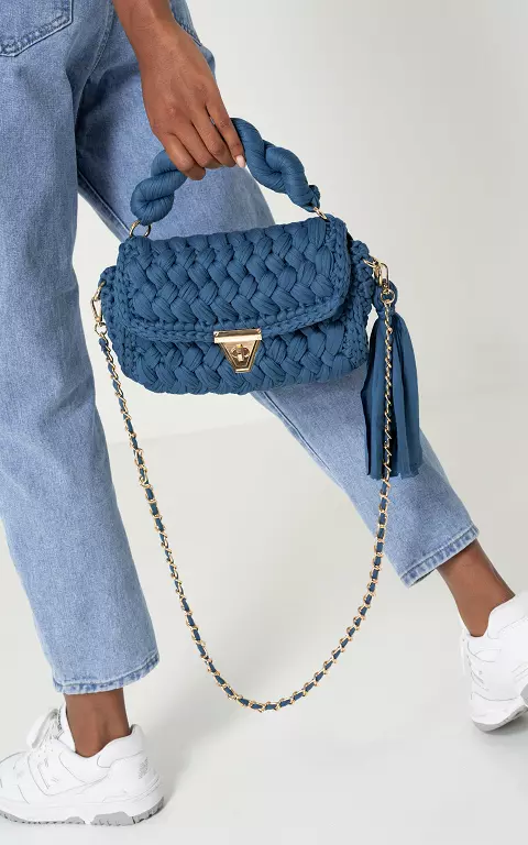Geflochtene Tasche mit abnehmbarem Schulterriemen blau