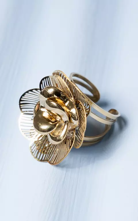 Ring with flower gold