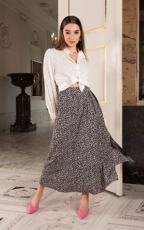Long skirt with slit leopard