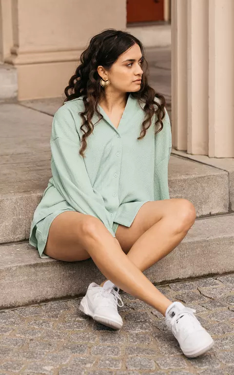 Oversized blouse with buttons mint