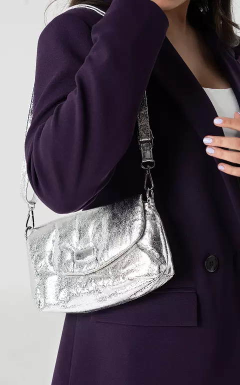 Metallic look bag with removable strap silver