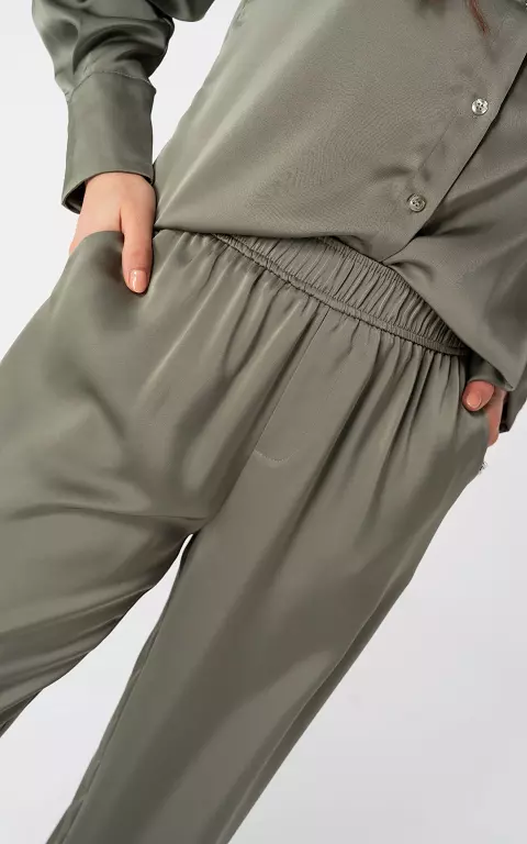 Satin look trousers with side pockets kaki