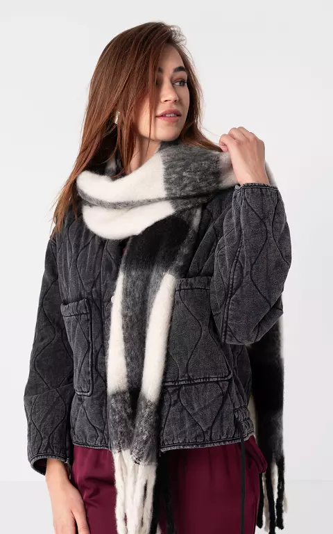 Shawl with fringes dark grey white