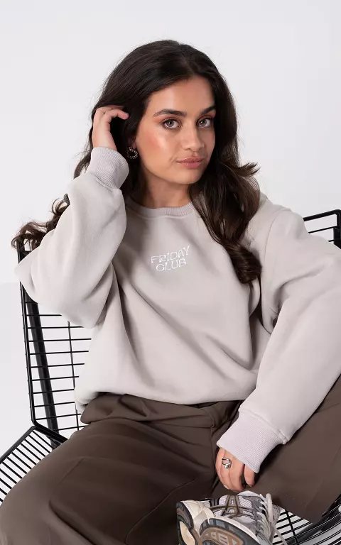 Sweater with round neck and print beige white