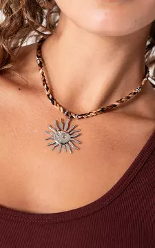 Kette mit Sonnen-Anhänger | Braun Silber | Guts & Gusto