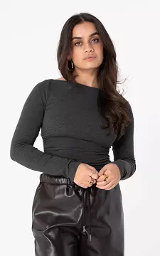 Top #105963 | Grau | Guts & Gusto