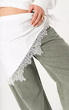 Satin shawl met kant | Wit | Guts & Gusto