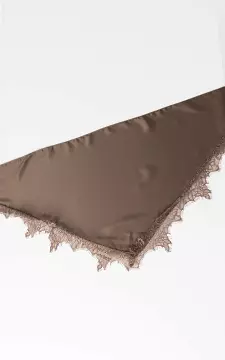Satin shawl met kant | Bruin | Guts & Gusto