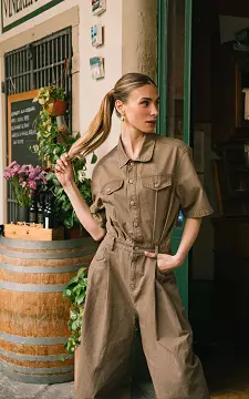 Jumpsuit korte mouw | Lichtbruin | Guts & Gusto