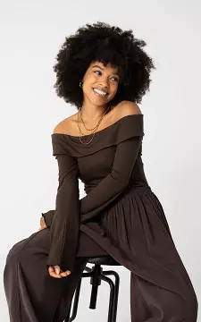 Off-shoulder sweater | Brown | Guts & Gusto