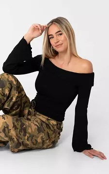 Off-shoulder sweater | Black | Guts & Gusto