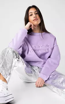 Sweater with embroidered text | Lilac | Guts & Gusto