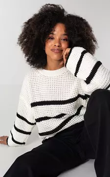 Knitted sweater with round neck | White Black | Guts & Gusto