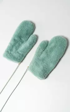 Faux fur mittens with cord | Mint | Guts & Gusto