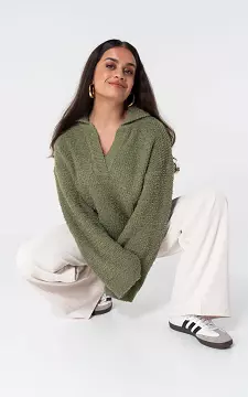 Sweater with v-neck and collar | Green | Guts & Gusto